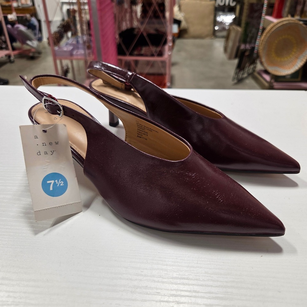 A New Day Samantha Burgundy Pointed Toe Slingback Kitten Heels Size 7.5 NEW